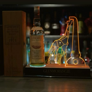 正宗的酒吧,提供精选清酒