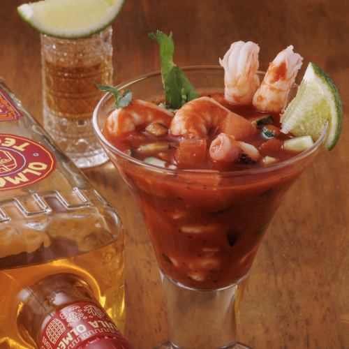 酸味と香りの調和を楽しむ気取らない本場セビーチェアカプルケーニョをはじめ、本場の味を大切にした料理