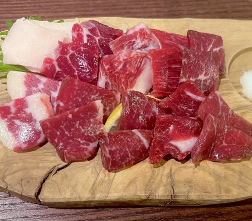 Ten kinds of horse meat sashimi