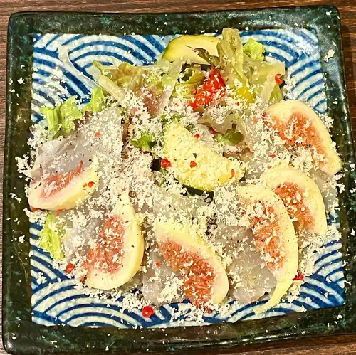 スズキとイチジクのチーズカルパッチョ