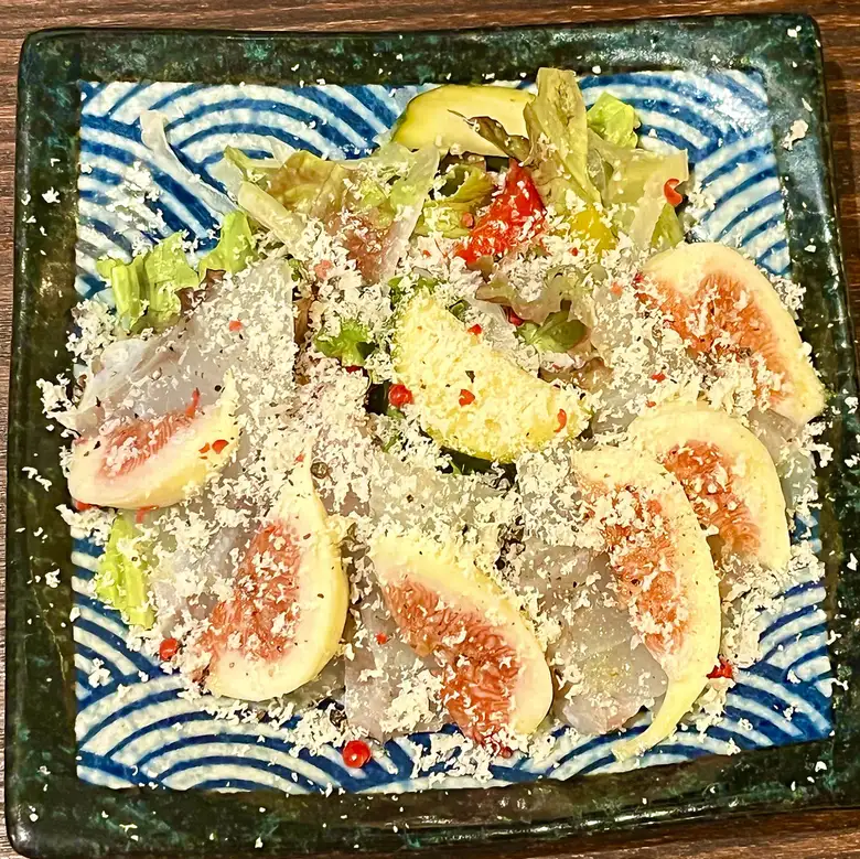 スズキとイチジクのチーズカルパッチョ