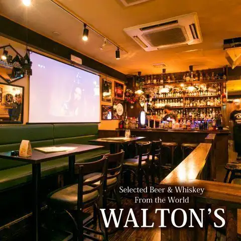 Our shop has projectors and monitors, so you can use them to watch sports and other events. Watching together with friends while enjoying drinks is sure to double the fun! Have a wonderful time with your friends.This space is perfect for parties and drinking gatherings where you can enjoy watching videos!