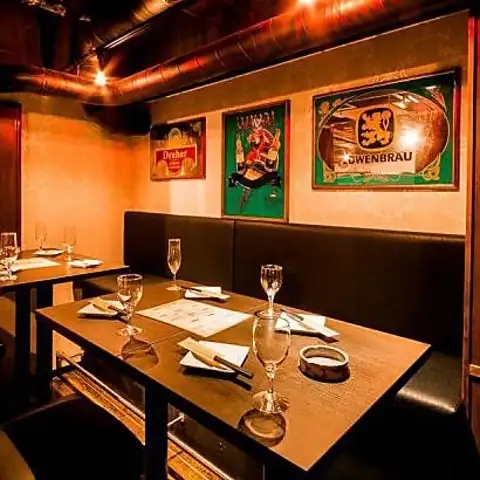 Private bookings are available for groups of 20 or more! We have excellent facilities and a proven track record of hosting parties, so you can rest assured. Our stylish interior features soft lighting and comfortable sofa seating where you can relax.Please feel free to consult us about surprises and other arrangements. From casual get-togethers with close friends to large-scale banquets, we will do our best to help you create a memorable and wonderful time.