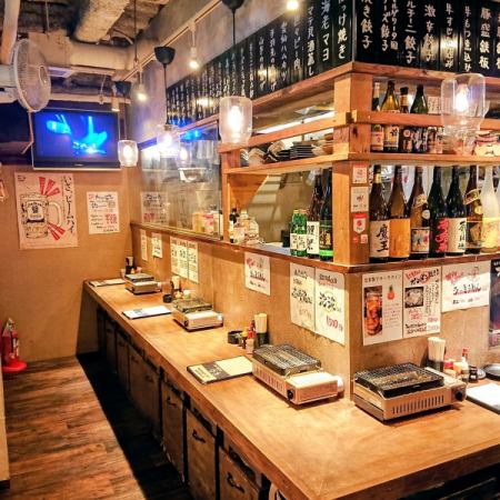 ライブ感あるダイニングカウンターもおすすめ♪デートや仕事帰りのサク飲みや美味しい物を食べたいグルメ女子会に最適♪