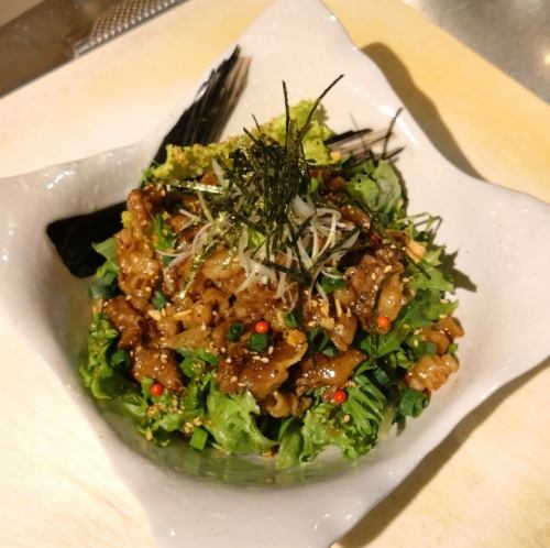 主役級!肉と野菜の共演!焼肉サラダ