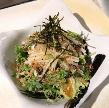 シャキッと、心落ち着く味!大根和風サラダ