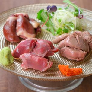 低溫烹調的三肉拼盤（雞胗、雞心、雞肝）