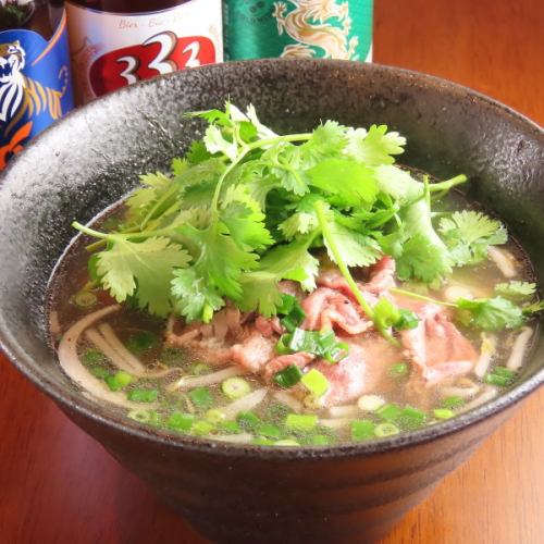 牛骨スープから作る本格フォー