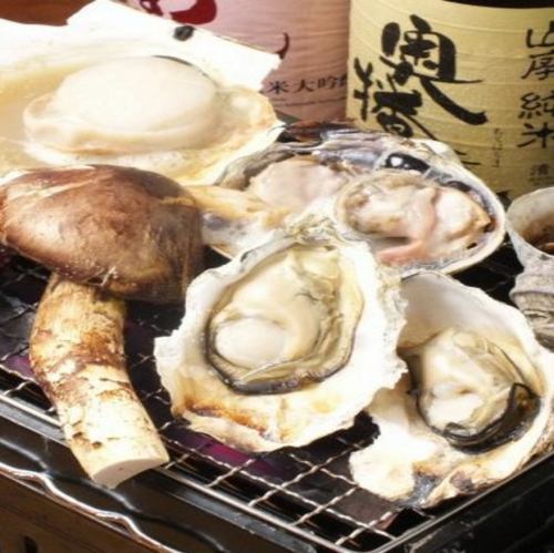 扇貝、嚴選乾魚等美味海鮮！「爐端燒套餐」6道菜合計5,500日圓（附2小時無限暢飲）