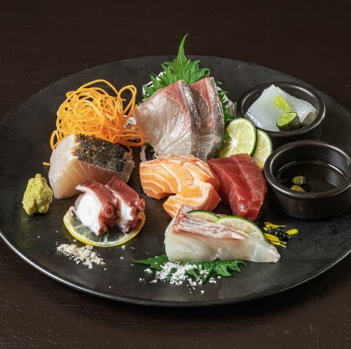 Assorted sashimi