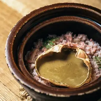 ずわい蟹と蟹味噌の土鍋