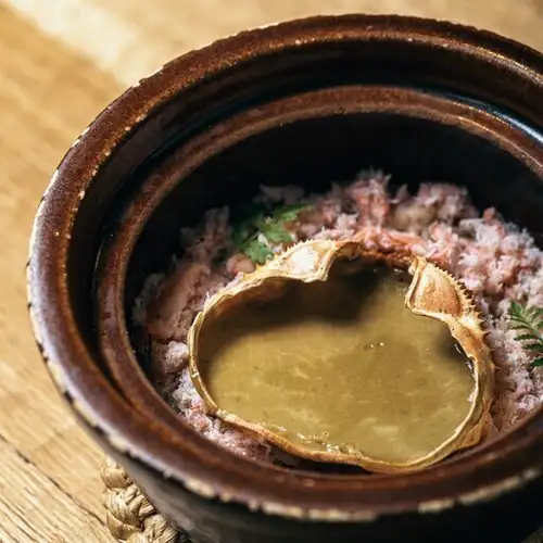 ずわい蟹と蟹味噌の土鍋