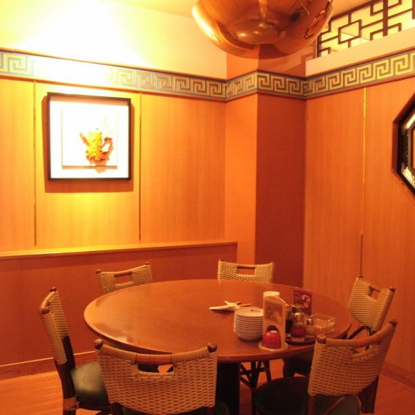 豪華な店内に豪華で満足なお料理の数々。なのにお値段はとってもリーズナブル。