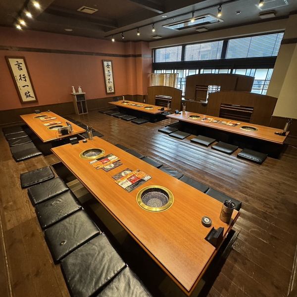 【店面出租】店內最多可容納70人。歡迎您在此舉辦大型公司宴會、畢業典禮、慶功宴、生日派對等各種活動！無需擔心周圍的人，盡情享用烤肉宴吧。