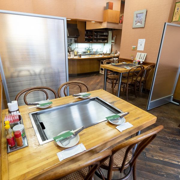 A family-run, cozy okonomiyaki restaurant.We are trying to create a store that is easy for a wide range of customers, regardless of age or gender, to come to.We are waiting for your visit with 4 spacious table seats that can be used by one person.