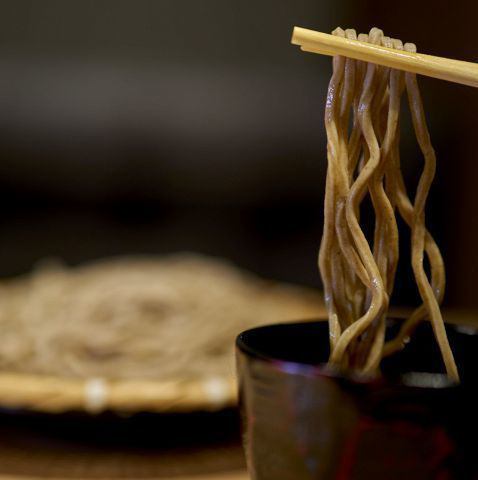 [Founded 40 years] Shinshu Togakushi soba and grilled chicken.