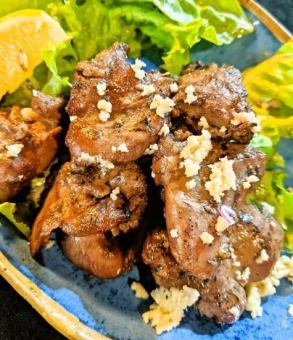 일본식 닭고기 토로 고기 숯불 구이