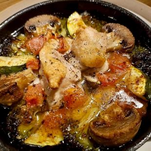 大山鶏のアヒージョ