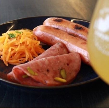 クラフトビールで大人達の至福のひと時を