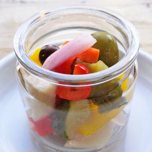 Colorful vegetable whey pickles