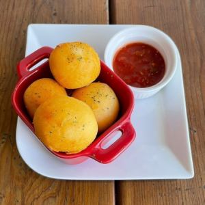 Mozzarella cheese balls (ketchup)