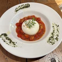 ［名物］自家製ブッラータチーズの カプレーゼ 