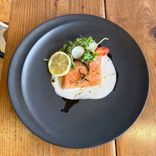 低温調理 しっとり サーモンのコンフィー ~トリュフクリーム~