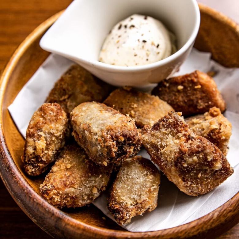 Deep-fried tuna with spices