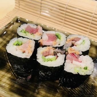 Seafood natto roll