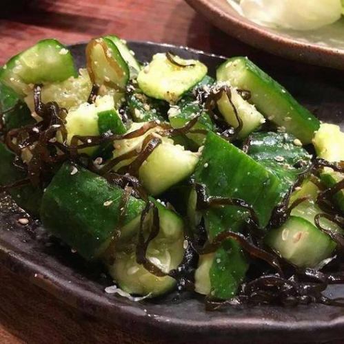 たたききゅうりの塩昆布和え