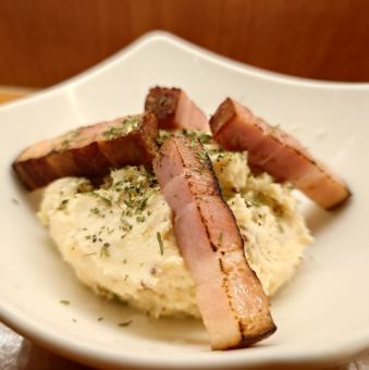 スモーキーポテサラ