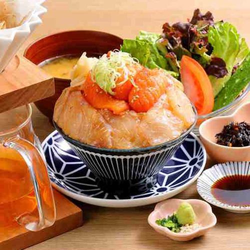 胡麻カンパチとサーモンの海鮮丼セット