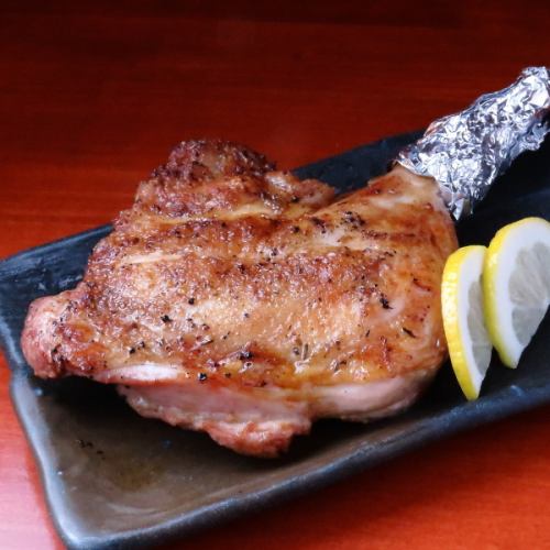 旨み爆発！骨付きチキン