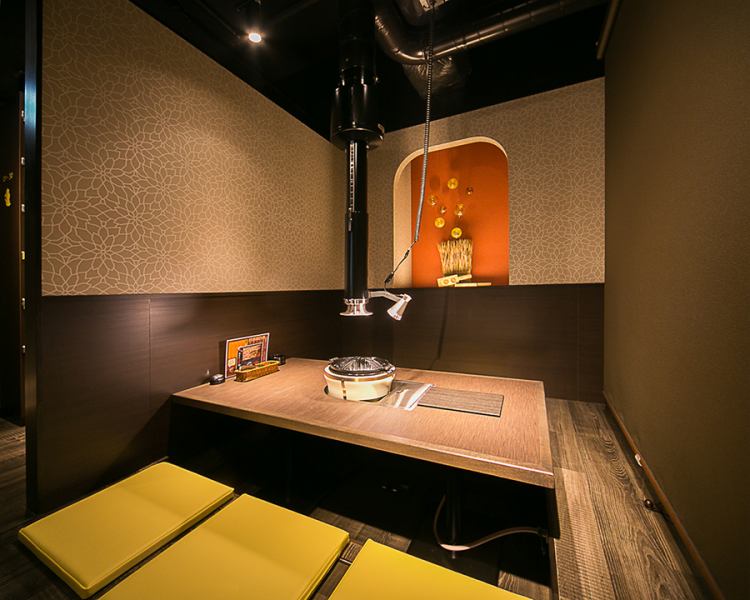 You can see the night view of Susukino from the seats in the store !! The seats of the digging kotatsu are also separated by a curtain, so friends, couples, and colleagues in the company can handle various scenes! Night view x pieces Space x Fresh Genghis Khan No doubt ♪♪