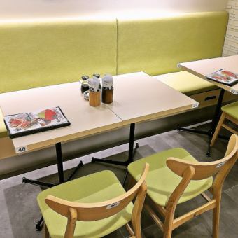 There is also a semi-seat seat in the back of the store.It's the perfect seat for a date or lunch with friends!
