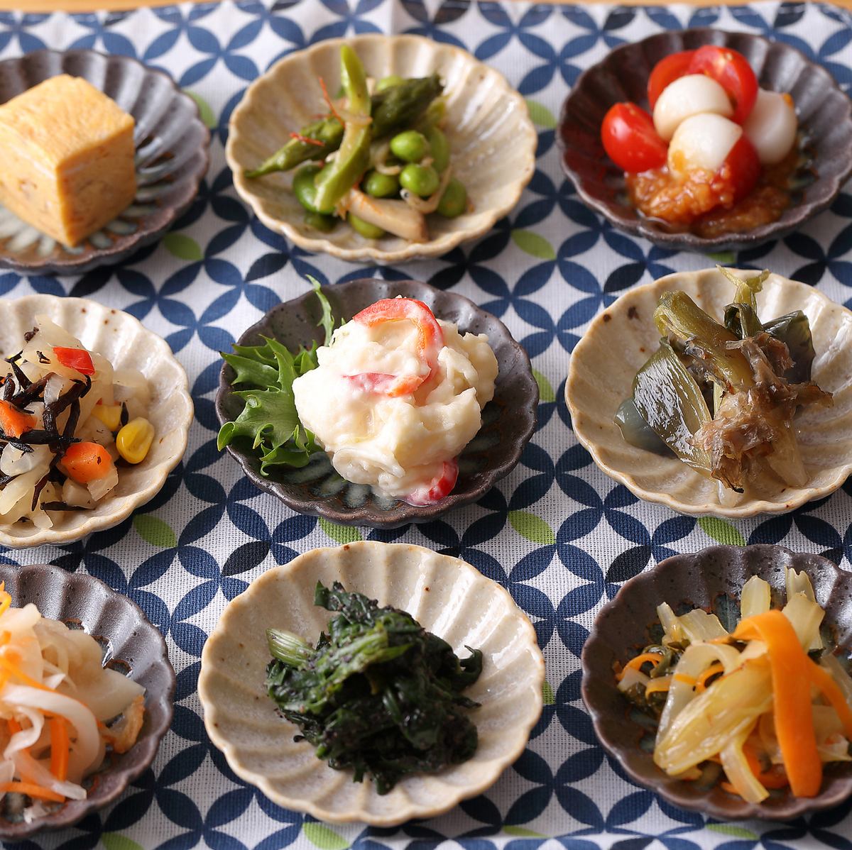 使用严选的日本调味料制作的传统家常菜◎日本咖啡馆用餐，舒缓身心♪