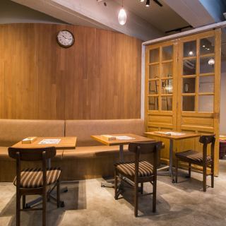 Table seats are available.Enjoy lunch or dinner at a comfortable table seat ♪