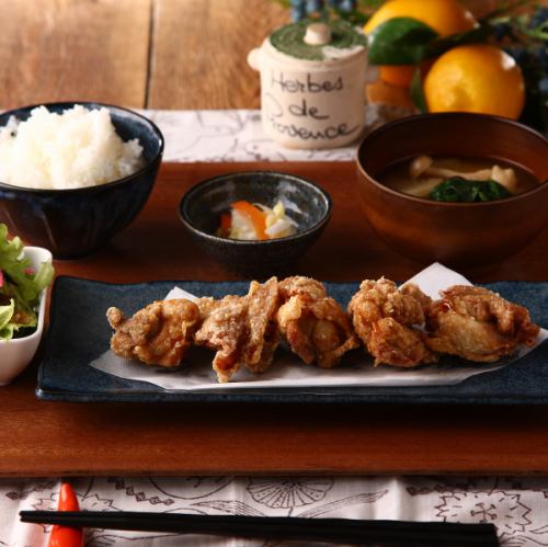 Fried chicken set meal (soy sauce or salted seaweed)