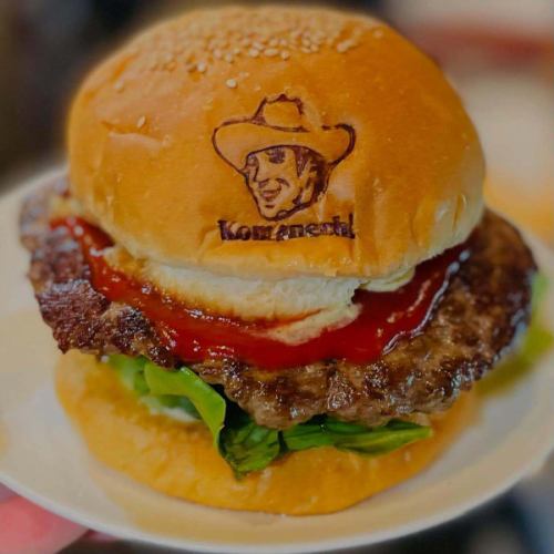 さてさて、Cafe Bar Komanechi、店長タカシです。
最近の名古屋はすこぶる暑く、皆さん外に出たくないのか静かな日々が続いておりますが…

だがしかーーし！

Cafe Bar Komanechi、今日も明日も明後日も、
通常通り元気に営業しております。
お得な飲み放題も1500円〜やっておりますので
どうぞお気軽にお越しください♬

最近はいろいろハンバーガーやらタコスやらを試作、改善などなどしながら皆様に喜んで頂けるよう努めておりMAX!

そんなこんなで楽しい空間と美味しいお料理、イカれたイカしたオモローなスタッフと一緒にコマネチを楽しみましょー！

って言う事でCafe Bar Komanechiでお待ちしてますよ〜♬

●アメリカ酒場『 Cafe Bar Komanechi 』  https://komanechi.owst.jp

  #コマネチ
 #名古屋バー
 #名古屋カフェ
#アメリカン
 #誕生日
 #面白い店
#ボードゲーム
#雑貨
#メキシカン
 #タコス
 #ダーツ
 #盛り上がる
#飲み放題
 #アメトイ大好き
 #ハンバーガー美味しい
 #ランチタイム
  #栄
#ハンバーガーランチ
#スパイスカレー

https://www.google.com/search?q=komanechi&ludocid=17472319679155308933&ibp=gwp;0,7&source=g.page.m