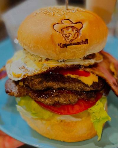 그건 그렇고, 오늘 나고야도 너무 덥습니다!
고마워요!
Cafe Bar Komanechi, 점장 타카시입니다.

요 전날 나카 쿄 테레비 씨의 "구 - 많이"에서 소개 받고 나서, 많은 손님에게 내점 주셔서 감사합니다☆

생방송은 긴장했습니다만, 나고야는 「도칸 프로」소속의 한시 더·월드씨에게 고조해 받고 어떻게든 일 없는 것을 얻었습니다☆

이번에 Cafe Bar Komanechi를 알 수있는 계기가되면 점장 타카시, 기쁜 한입니다 MAX!

원래 『Cafe Bar Komanechi』는 뭐야⁉︎
라고 말합니다만, 코마네치는 점장 타카시가 옛날
, 일본이나 북미, 남미를 차나 버스로 주유해 길러진 모든 아이템이나 경험이 이 지하에 꽉 채워진, 마치 「장난감 상자를 뒤집은 것 같은 공간」이 퍼지고 있는 것입니다.

아, 일단 「Cafe Bar Komanechi」라고 하는 일로 하고 있기 때문에…

Cafe나 다방에서는 아리마텐이므로 주의해 주세요💦

햄버거가게에서도 아리마텐이므로 주의해 주세요💦

많은 종류의 술을 마시고 다국적의 맛있는 요리를 먹을 수있는 Cafe Bar로 영업하고 있으므로, 거기 잘 부탁드립니다!

실수로 내점되어 "석료 잡혔다!"
"원드링크 주문 받았다!"라든지
『생명까지 잡혔다!』라든지, 그렇게 말하는 클레임은 일절 받아들이고 있어 텐이므로, 거기는 『만약 상담실』에 상담해 주셔서 분노를 소식 내리면 다행입니다☆

아, 점심 시간은 보통 본격 향신료 카레와 일일 정식을 먹을 수있는 Cafe로 영업하고 있습니다 ♬
1000 엔 가져와 주시면 매일 정식과 점심 음료를 즐길 수 있으므로 초절 가격입니다!
디너 타임도 『점장 맡겨 코스』가 무제한 뷔페와 점장 추천의 요리가 저것이나 이것이나 아무것도 가득 붙어 와 4000엔으로부터 즐길 수 있습니다☆

라고 하는 「『나고야에서 1번 아메리칸 팝! ︎ 』놀 수 있는 미국 술집 ★Cafe Bar Komanechi★』
아무쪼록 잘 부탁 MAX!

●미국 술집 『 Cafe Bar Komanechi 』 https://komanechi.owst.jp

#코마네치
#나고야바
#나고야카페
#아메리칸
#생일
#재미있는가게
#보드게임
#잡화
#멕시칸
#타코스
#다트
#고양이
#무료
#아메토이
#햄버거
#런치타임
#영
#햄버거런치
#향신료

https://www.google.com/search?q=komanechi&ludocid=17472319679155308933&ibp=gwp;0,7&source=g.page.m