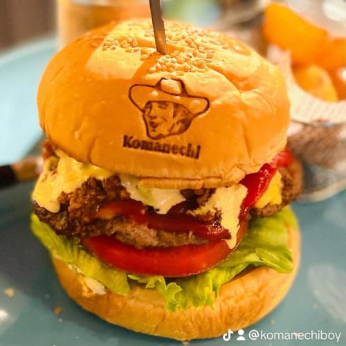 好吧，今天是國定假日，但是 Cafe Bar Komanechi 仍然營業並且生意很好！
我們希望您在假期結束時能在 Comaneci 享用美味的漢堡包、玉米餅和披薩，並帶著這份能量迎接新的一天。

那麼，請享受今晚的科馬內奇吧！

●美式酒吧「Cafe Bar Komanechi」 https://komanechi.owst.jp

#科馬內奇
#名古屋酒吧
#名古屋咖啡廳
＃美國人
＃生日
#有趣的商店
#棋盤遊戲
#雜貨
#墨西哥人
#墨西哥玉米餅
#飛鏢
#興奮起來
#無限暢飲
#我喜歡美國玩具
#漢堡很好吃
#午餐時間
#榮
#漢堡午餐
#香料咖哩

https://www.google.com/search?q=komanechi&ludocid=17472319679155308933&ibp=gwp;0,7&source=g.page.m