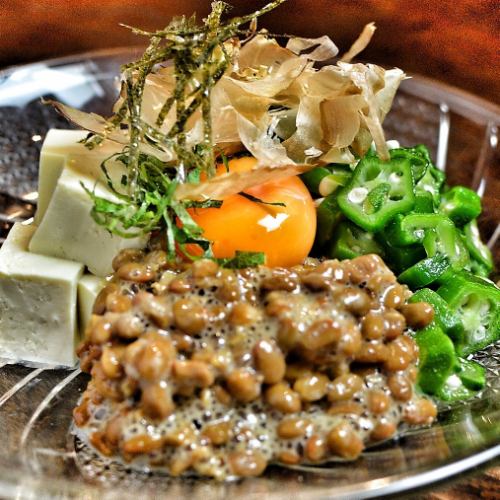 オクラと納豆と豆腐のネバーギブアップサラダ