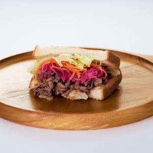 烤肉蔬菜三明治