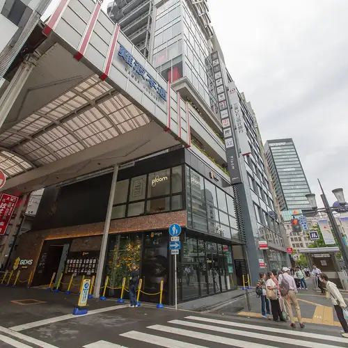 なんば駅近で、本格中華と炭火焼きをスマートに堪能♪