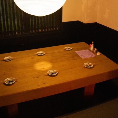 <p>There are also seats where you can enjoy your meal without worrying about your surroundings.The seats are dimly lit and can be used for any occasion, such as a small party or a date at an izakaya! (*The photo is an image of an affiliated restaurant)</p>