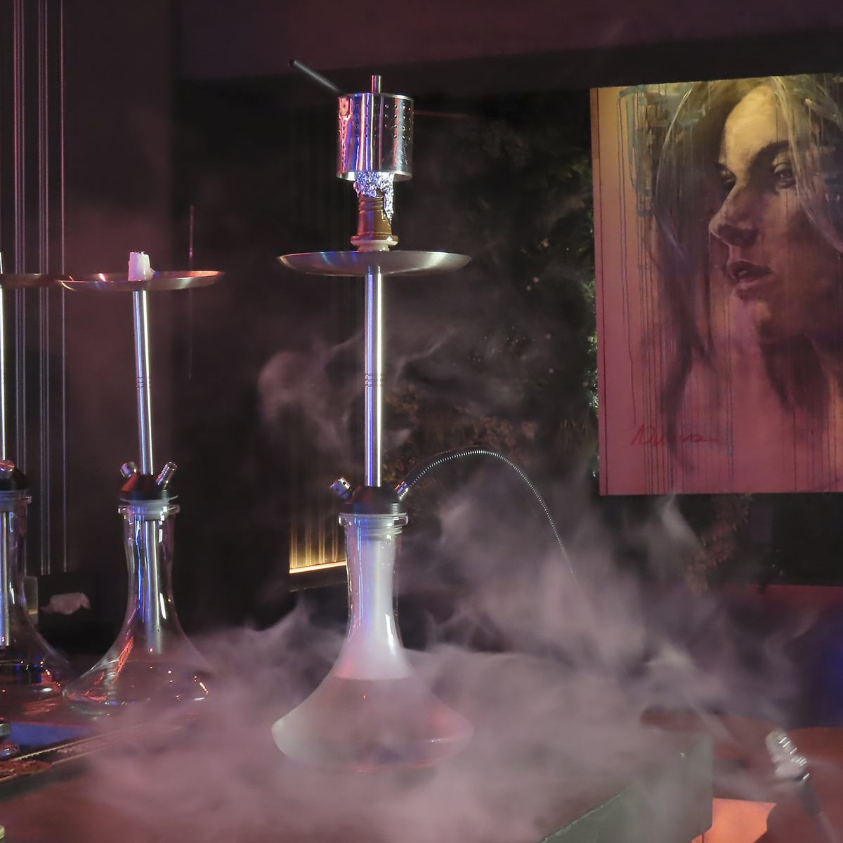 シーシャとドリンクでゆったりとお過ごしくださいませ。