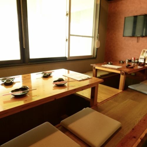 足を伸ばして心ゆくまで寛げる掘りごたつ席は、お子様連れのお客様も安心してご利用いただけます。落ち着いた和の雰囲気漂う店内で、周囲を気にせずゆっくりとお食事を楽しめるのが嬉しいポイントです。各種宴会はもちろん、三世代での集まりにも最適♪日々の疲れを癒やすような、ゆったりとした憩いの時間をご提供◎