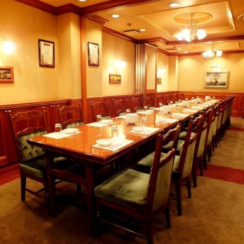 [Private room] For 30 to 40 people.The large private room, which has the image of a fashionable Western-style building, is recommended for parties with a large number of people such as alumni associations and social gatherings!