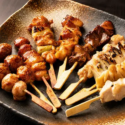 【90分鐘暢飲】入場時間為17:00至19:00。暢吃暢飲套餐:3,300日圓(含稅)