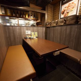 There are <6 person table seats x 2 tables>.Please make it exciting among friends ♪